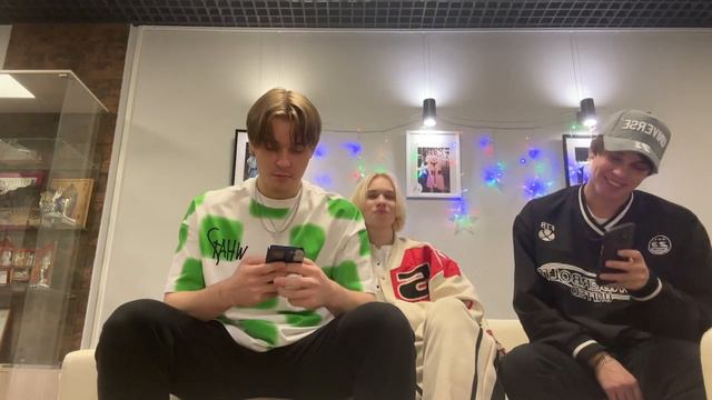 🔘 [#Стрим] • #Иван_Стариков (@ivanstarmusic) 👱 & @ecolemusic_🎵 → #отвечают #на #вопросы | 09.01.202