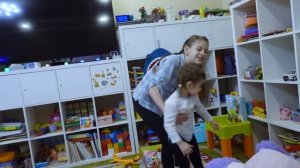 VLOG Даша как мама няньчит Алису. Но папа позвал домой