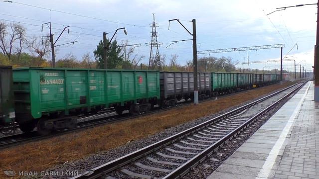 Электровоз ВЛ80с-1721 с коробочками полувагонов