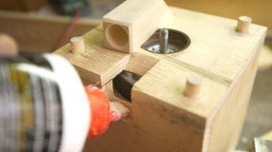 Сделал мельницу с каменными жерновами для помола зерна. diy mill with millstone