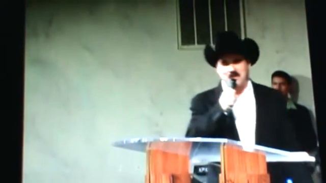 JOSE LUIS VILLA CANTA : EL BANDIDO DE LA SIERRA .MPG смотреть онлайн