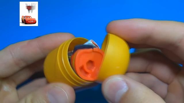 1 of 80 Surprise Eggs Kinder Surprise Egg HAPPY FEET 2! смотреть онлайн