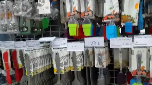 VLOG: ПРОГУЛЯЛАСЬ В КИТАЙСКОМ МАГАЗИНЕ/все для дома/кухня/одежда/цены.Испания 2021 смотреть онлайн