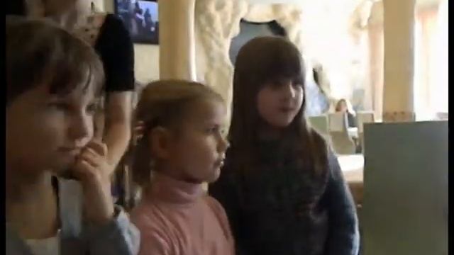 Столовый этикет: Как правильно есть суп? смотреть онлайн