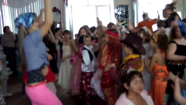 ДЕТИ ОТРЫВАЮТСЯ под GANGNAM STYLE смотреть онлайн
