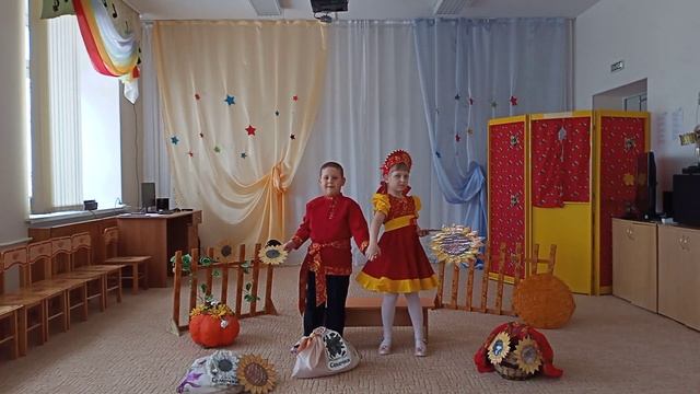 Сладковский детский сад «Сказка» - песня «Семечки», исполняют Никифорова Лиза и Петелин Гоша смотреть онлайн
