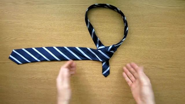 How to Tie a Tie on table - FULL (Double) WINDSOR knot смотреть онлайн