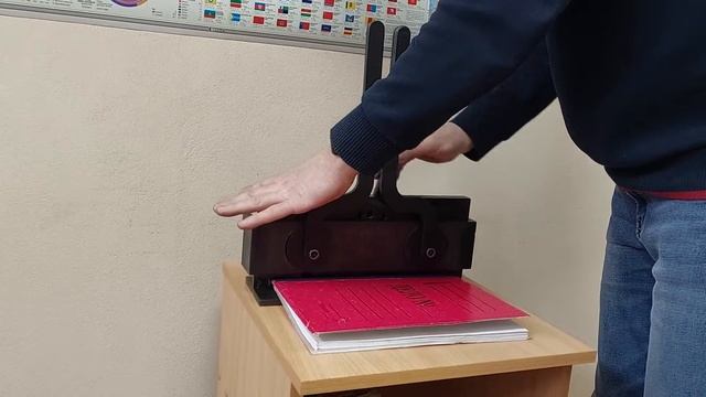Канал Металбинд под пресс-переплетчиком: фиксация листов смотреть онлайн