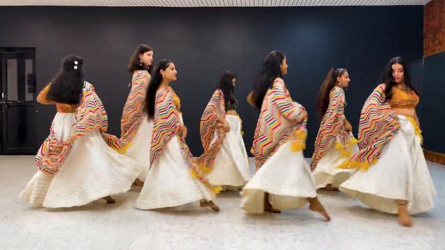 Maine payal hai chankai Dance | Falguni Pathak | Wedding Dance Choreography | Shashank Dance смотреть онлайн