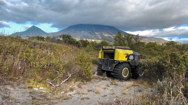 Экспедиция на вездеходах Шерп по Камчатке. Вулканы, горячие источники. Постоянный экстрим! смотреть онлайн