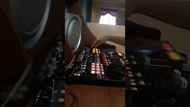 VESTAX VCI 400 смотреть онлайн