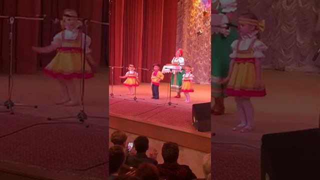 Поздравление с юбилеем школы от детского сада № 39 Рябинка смотреть онлайн