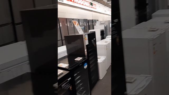 поход в ,,Медиамарт" смотреть онлайн