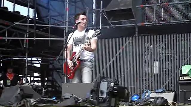ПРИКЛЮЧЕНИЯ ЭЛЕКТРОНИКОВ - Птица счастья (Нашествие 2010) смотреть онлайн