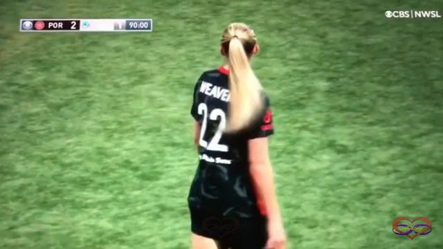 Kansas City's Kristen Edmonds and Portland's Morgan Weaver star in a fight at the end of the game. смотреть онлайн