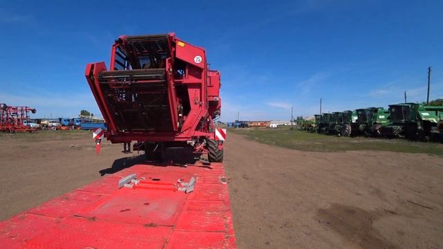 Погрузка Картофелеуборочного Комбайна на трал. Доставили клиенту картофельное оборудование. смотреть онлайн