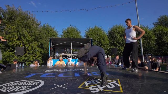 Klevr & Artmaster vs Bars & I-van ★ Round2 Breaking Crew ★ Движение Battle на VK Fest Москва смотреть онлайн