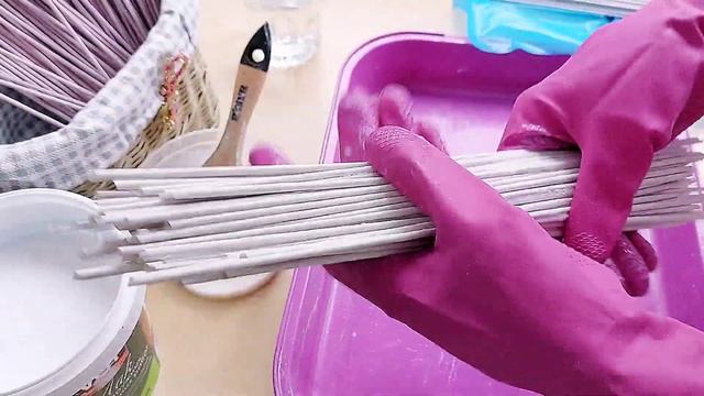 Акриловый лак и бумажная лоза! Подготовка трубочек к плетению. смотреть онлайн