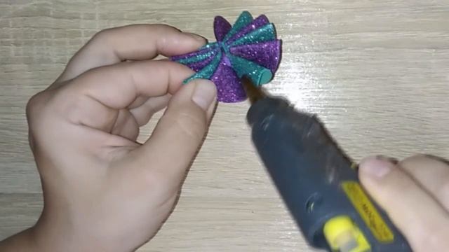 НОВОГОДНИЕ ИГРУШКИ НА ЁЛКУ из фоамирана. Ёлочные игрушки канзаши. смотреть онлайн