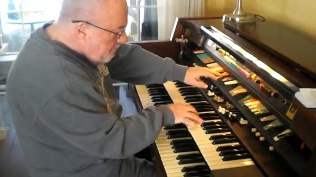 Mike Reed Plays 