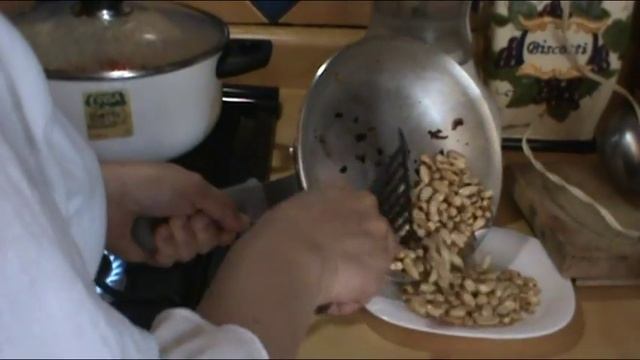 Курица в арахисе/Украшения/Болталка смотреть онлайн