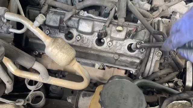 2004 Toyota Land Cruiser Spark Plug Replacement смотреть онлайн