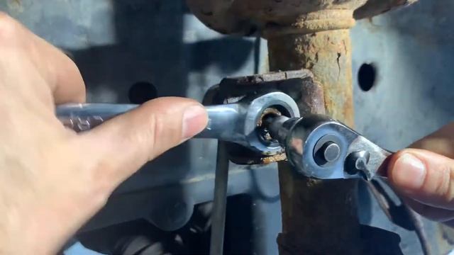 How To Change Front Strut | 2002-2007 Saturn Vue | Coil Shock Assembly | Install Replace Easy! смотреть онлайн