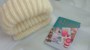 Вяжу каждую свободную минуту. Несколько готовых работ. Начинаю вести учет извязанной пряжи.