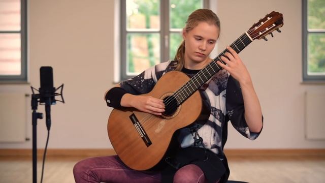 Leonora Spangenberger (13) plays 12 Etudes by Heitor Villa Lobos: Etude No 4 смотреть онлайн