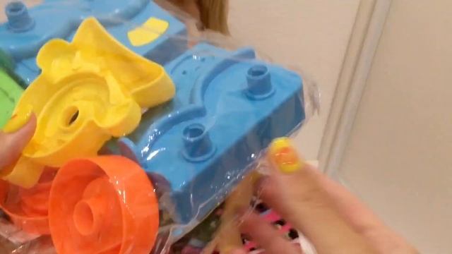 Паровозик и эскаватор разборные игрушки пирамидки мягкая книжка шуршалка яблоко головоломка Часть 33 смотреть онлайн