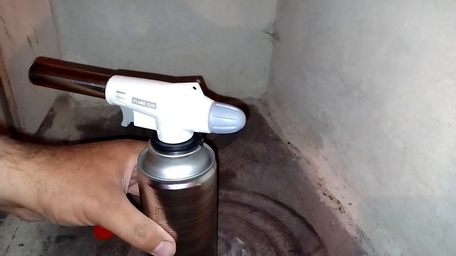 Газовая горелка с баллончиком, для розжига печи, костра. смотреть онлайн