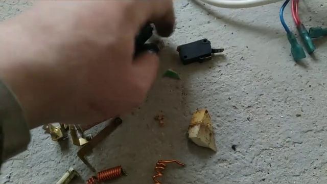 Разбор старой микроволновки. Удастся ли заработать? смотреть онлайн