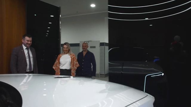 Первая выдача Hongqi E-HS9