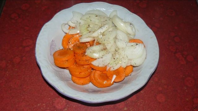 Запеченная в духовке красная рыба с овощами. смотреть онлайн