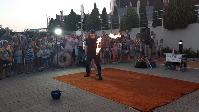 Сочи. Адлер. Набережная реки Мзымта. Фаер шоу. Номер занесен в Книгу рекордов Гиннесса смотреть онлайн