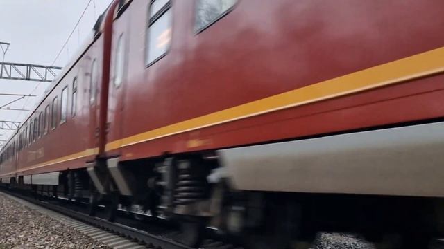 Электровоз ЧС200-009 с фирменным поездом «Красная стрела» №001А Санкт-Петербург-Москва | Останкино смотреть онлайн