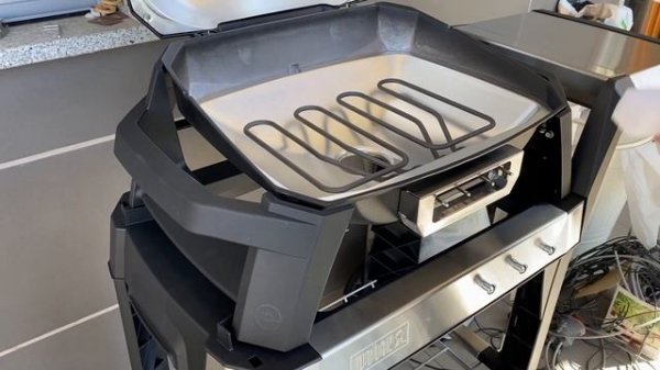 Unboxing Weber Pulse 2000   HD 1080p