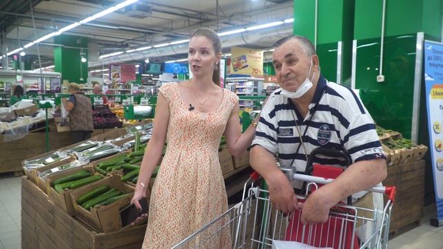 ТВОРИ ДОБРО 2 ? Дарим подарки старикам! Дедушка счастлив! ?  Песня 