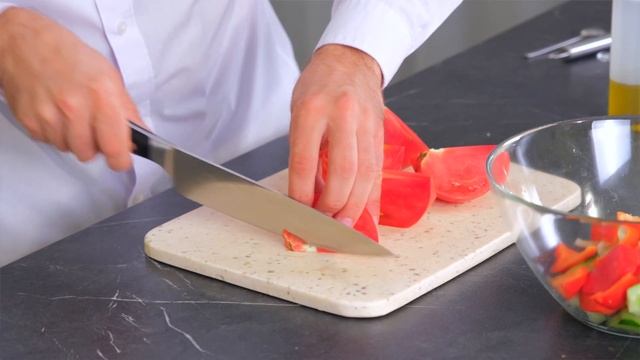 Яркий, вкусный ГРЕЧЕСКИЙ САЛАТ с ароматной заправкой ☆ Самый популярный овощной салат смотреть онлайн