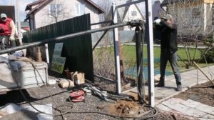 Установка винтовых свай для откатных ворот