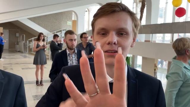 Реакция друзей на предложение | Вручение дипломов | Встреча с BFF смотреть онлайн