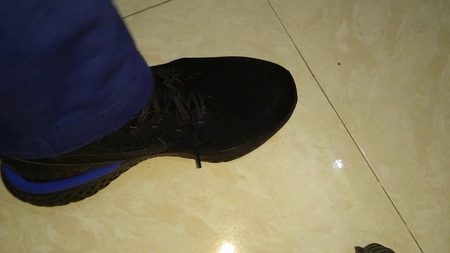 Nike Epic React Flyknit Black Running Shoes in 2k смотреть онлайн