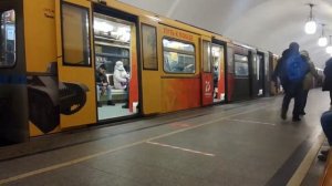 Метро #1. Поезда метро на станции Парк культуры. Коричневая ветка.