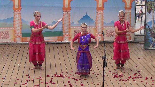 Фестиваль индийской культуры 2015 (Танец 2) смотреть онлайн
