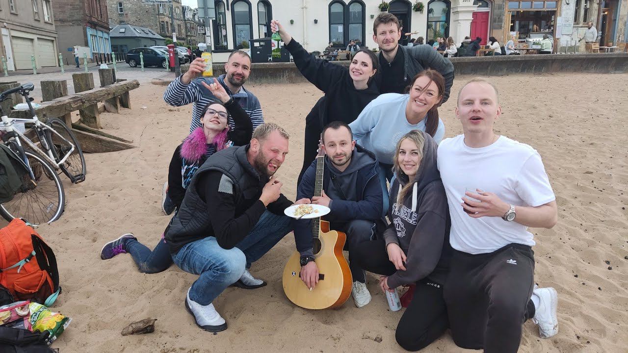 Как НАШИ в Британии живут? смотреть онлайн