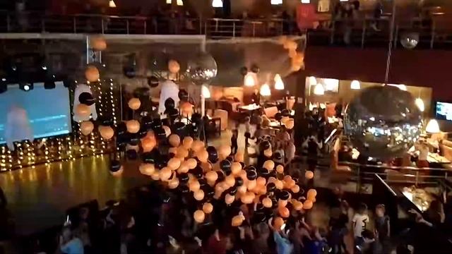 Сброс 300 шаров из сетки - Барнаул - заказ по тел. (3852) 60-43-17 смотреть онлайн
