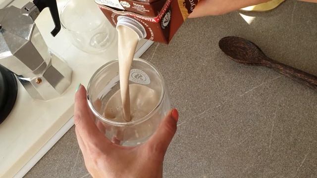 Молоко из грецкого ореха, смотрим консистенцию смотреть онлайн