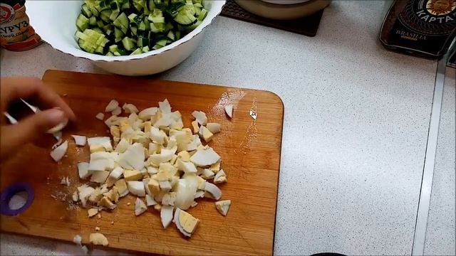 КРАБОВЫЙ САЛАТ!!!РЕЦЕПТ БЕЗ РИСА!!!ГОСТИ БУДУТ В ВОСТОРГЕ!!! смотреть онлайн