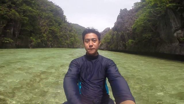 LoneTraveler Enters Big Lagoon in El Nido Palawan Philippines смотреть онлайн