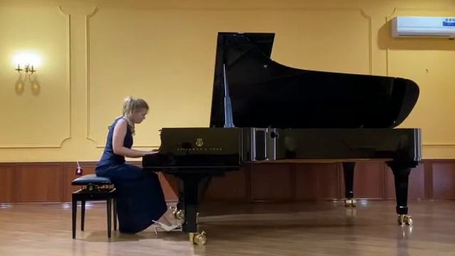 Н. Метнер. Соната соль минор соч.22. Исп. Е. Адамова